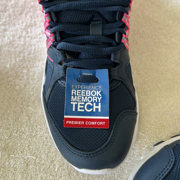 Rebook memory tech premium comfort!  Great color for dazzle! Never been worn! - Picture 3 of 4